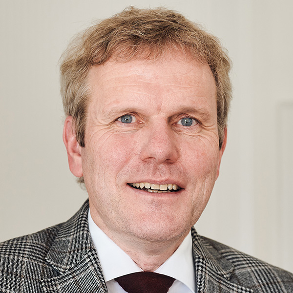 Dr. Stefan Schwartze